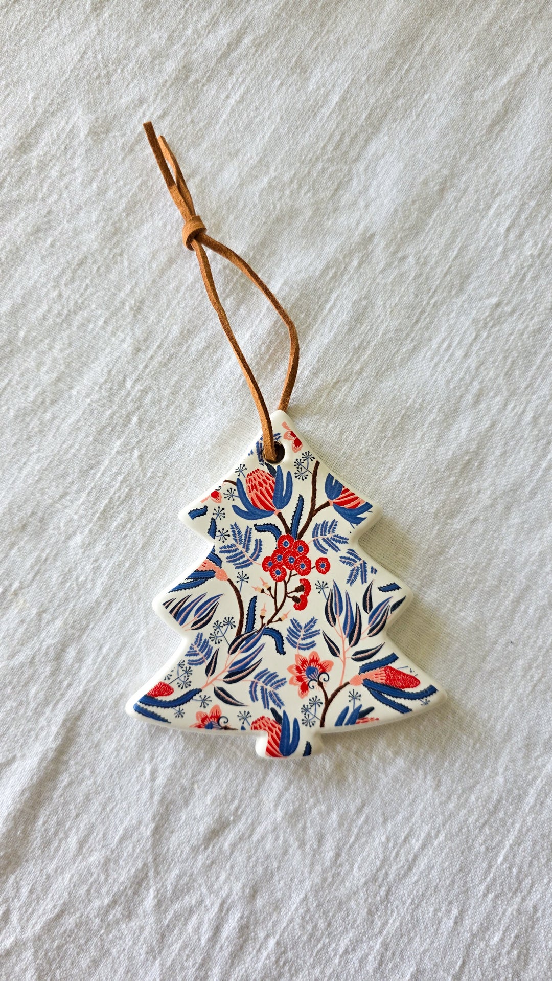 CERAMIC CHRISTMAS TREE ORNAMENT | DREAMS