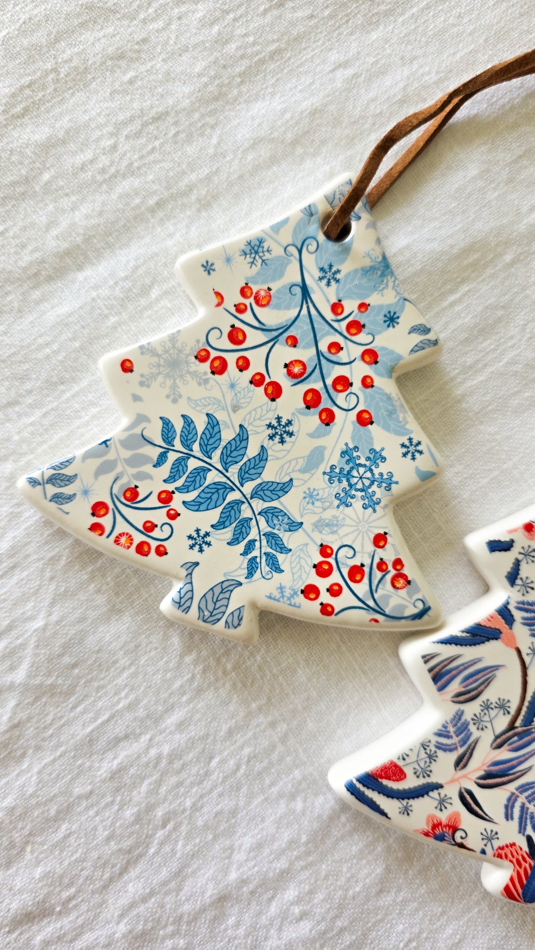 CERAMIC CHRISTMAS TREE ORNAMENT | MERRY CHRISTMAS